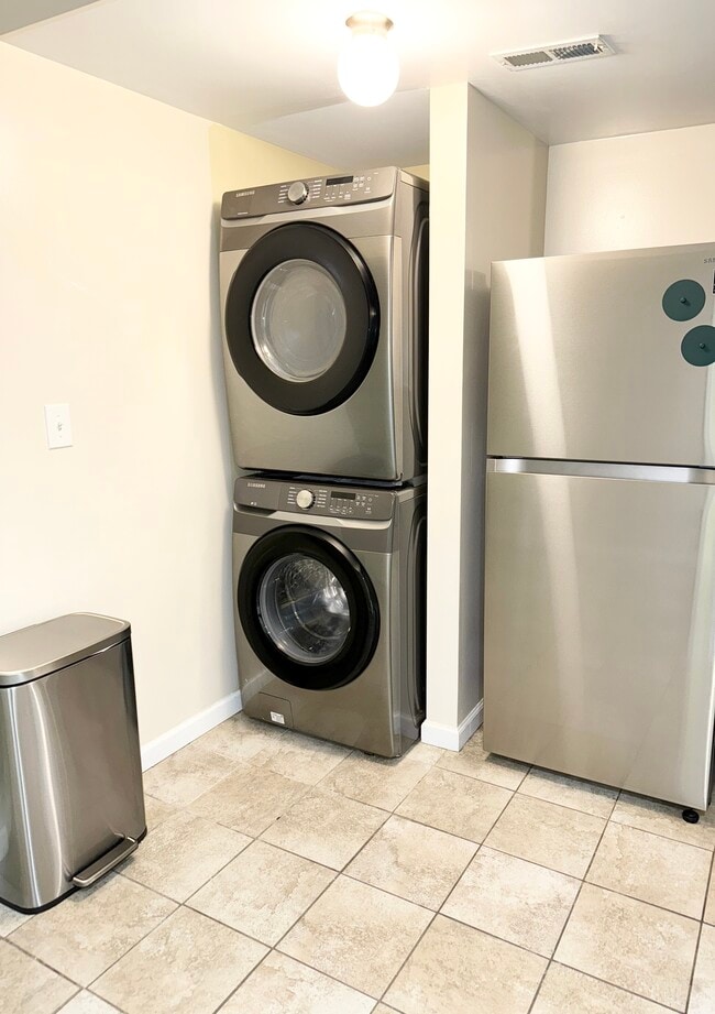 Photo - 3107 Madison St Unidad B