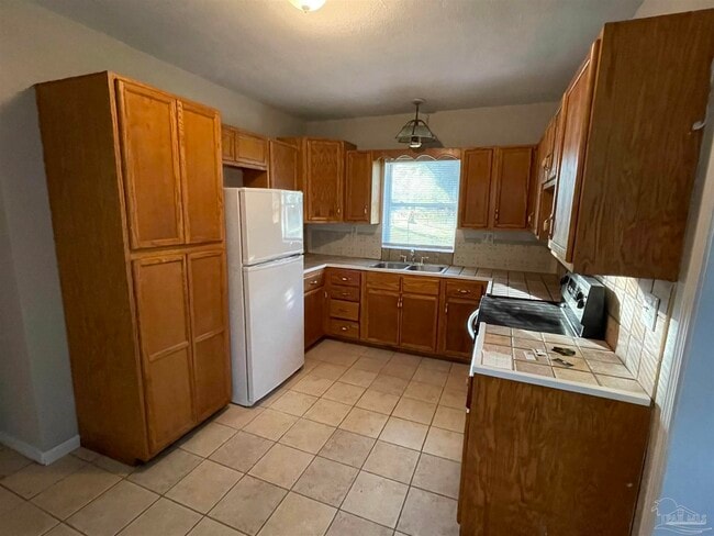 Photo - 3500 W Cervantes St