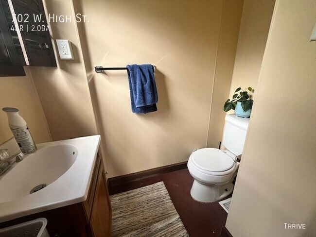 Photo - 702 W High St