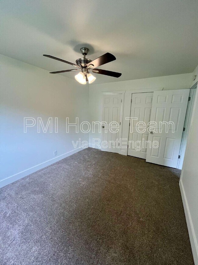 Photo - 3165 Jackson Ave