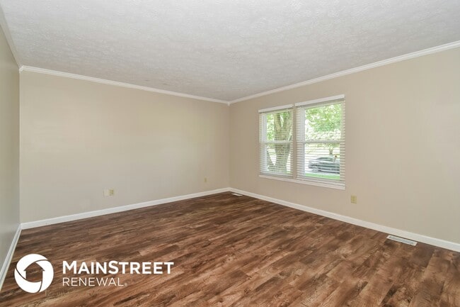 Photo - 4907 Lunenburg Dr