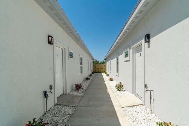 Photo - 5705 Notre Dame Ave Unidad 3 Rental