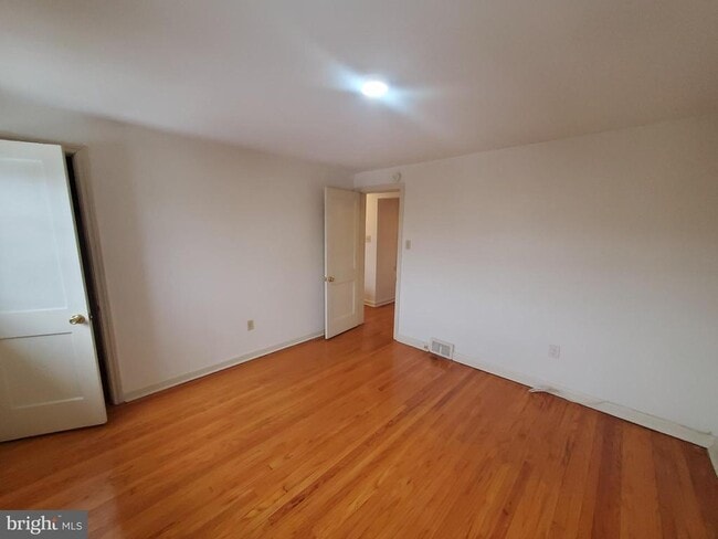 Photo - 16 St Albans Ave