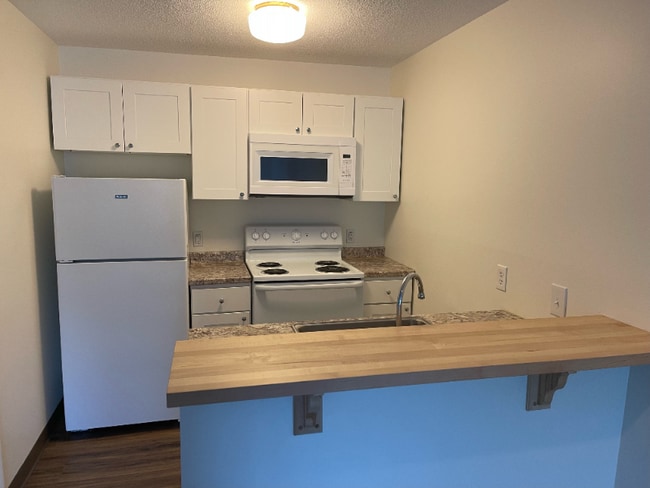 Photo - 498 Marlboro Rd Unidad N26