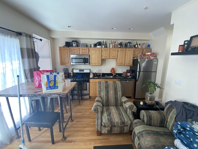 Building Photo - 13 Sewall St Unit 1 Rental