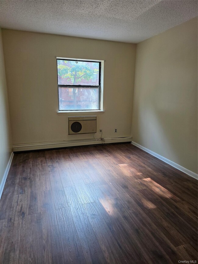 71-09 Park Ave