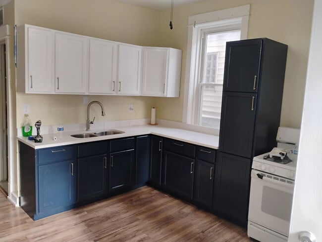 Photo - 1254 N Maplewood Ave Unit 2