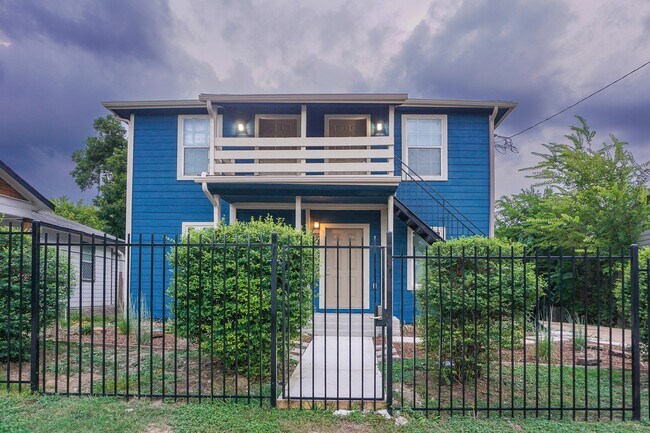 Building Photo - 3703 Market St Rental