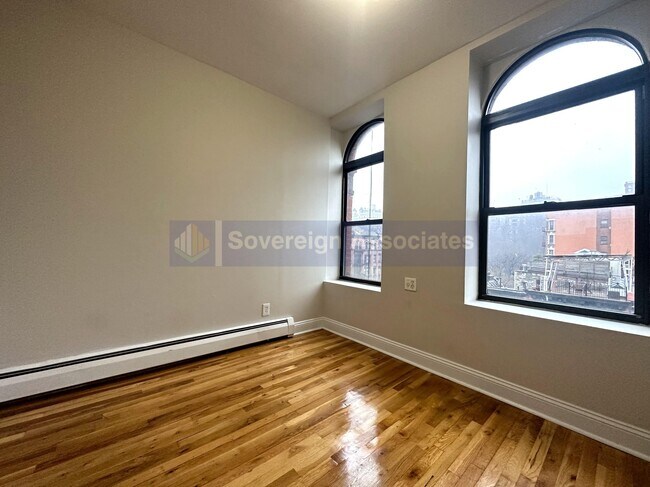 Photo - 386 Manhattan Ave Apartment Unit 17