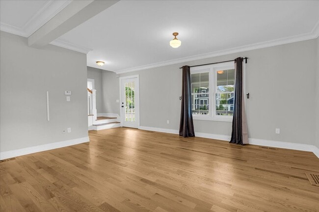 Photo - 203 Curry Ave