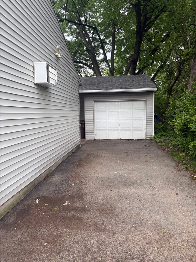 Photo - 4425 Thompson Dr