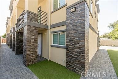 Photo - 225 N San Antonio Ave