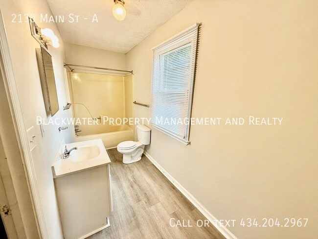 Photo - 2130 Main St Unit A