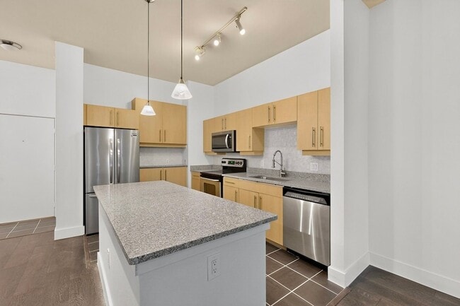 Building Photo - 4414 Cedar Springs Rd Unit 318