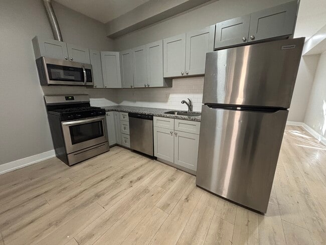 Building Photo - 3850 W Hirsch St Unit 1