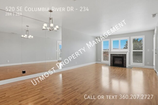 Photo - 520 SE Columbia River Dr