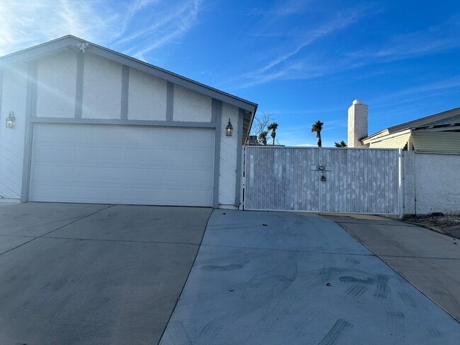 Photo - 3 Bedroom home with pool and RV parking