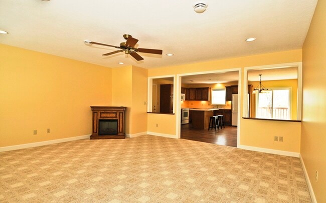 living - 501 Crawford Ave Unit 202