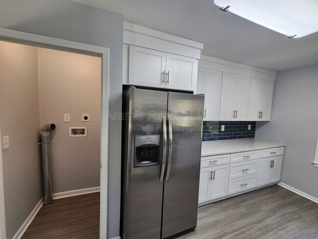 Photo - 1750 Boulderview Dr SE