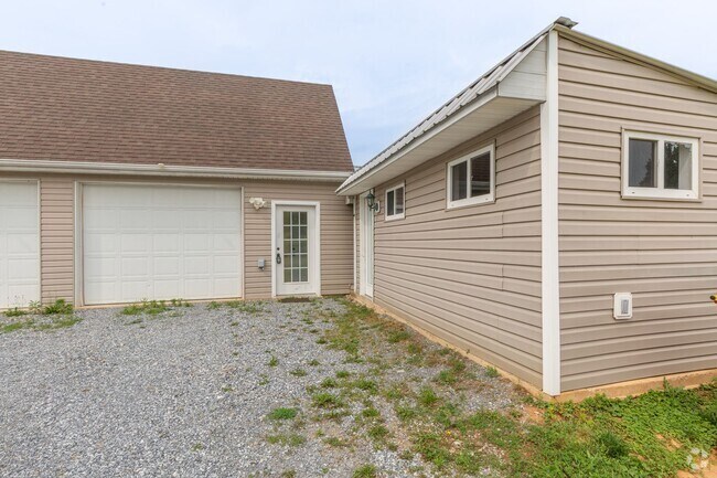 Building Photo - 150 Avon Bend Rd Unit Studio Rental