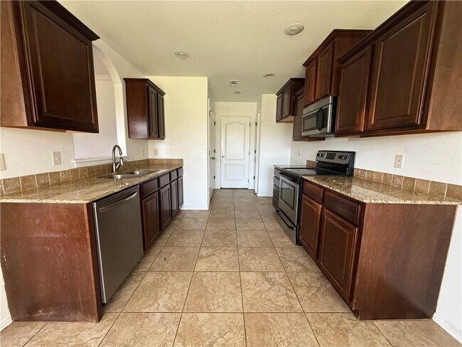 Photo - 424 Liem Cir