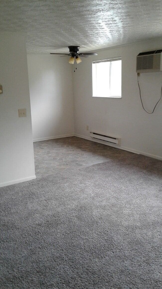 Photo - Emerald Gardens Apartments