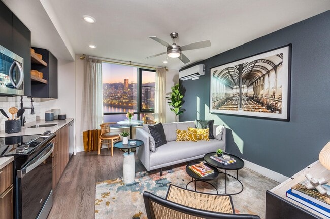 Photo - Skylar Grand