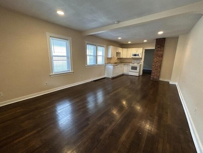 Photo - 833 E 21st Ave