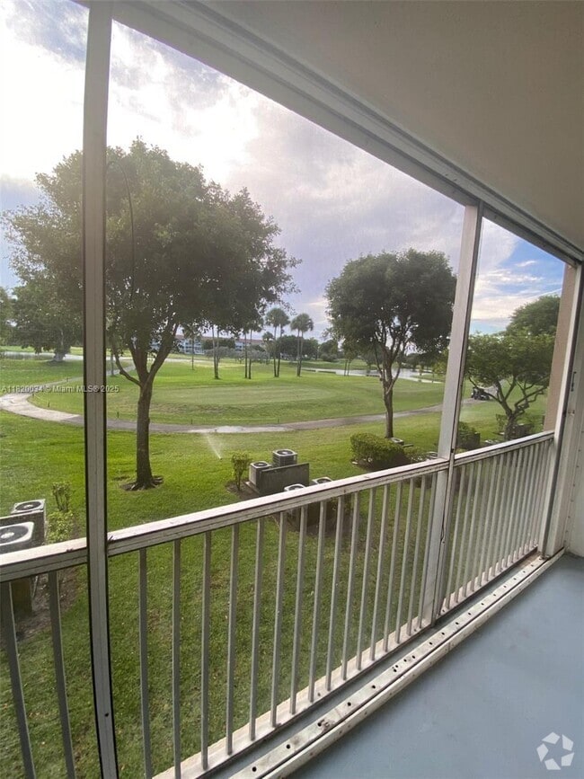 Building Photo - 850 SW 133rd Terrace Unit 202B Rental