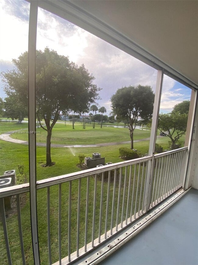 Building Photo - 850 SW 133rd Terrace Unit 202B Rental