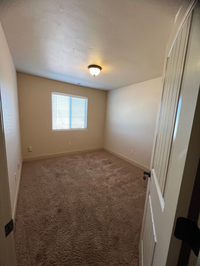 Photo - Looks Almost Brand New Townhome!