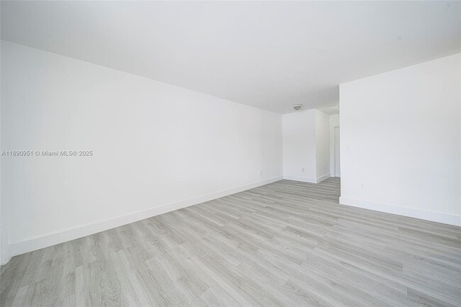 Photo - 6735 NW 2nd Ct Unidad 1