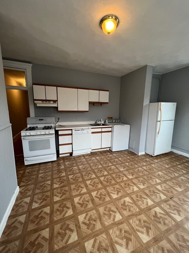 Building Photo - 137 Chiswick Rd Unit 1B