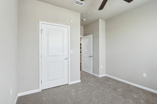 61-web-or-mls-100 Myrtle St - Unit 420 - 009.jpg