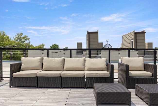 Photo - 12607 Larchmere Blvd Unit ID1340549P