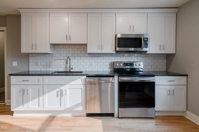 Photo - 621 3rd St NW