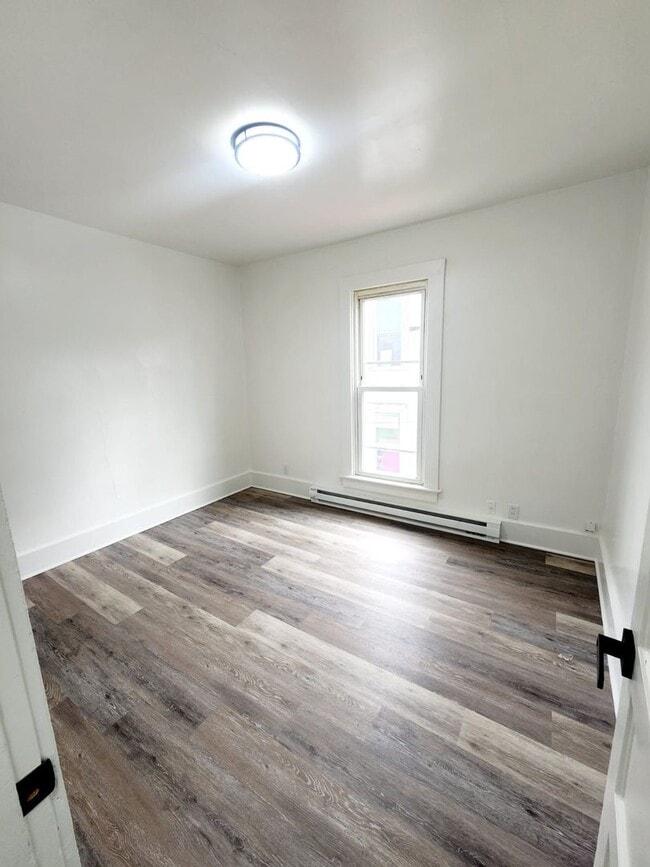 Photo - 931 W Wayne St Unit Wayne St W 931 1/2