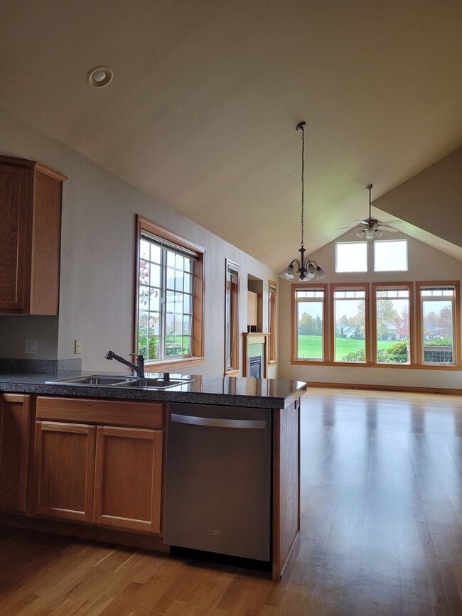 Photo - Stunning Home in Lynden with Great Amentities for Rent!