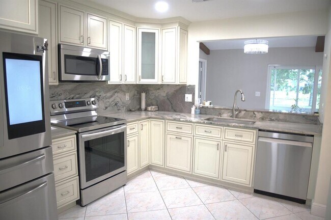 Photo - 9746 Lancaster Pl