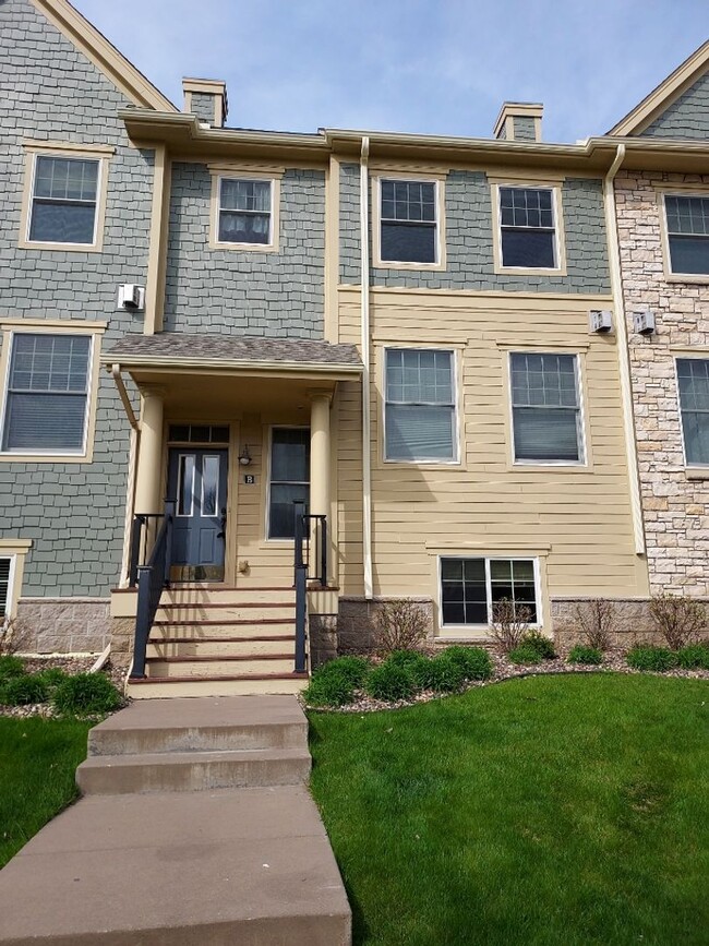Great Townhome in Dancing Waters Townhome Rental in Woodbury MN