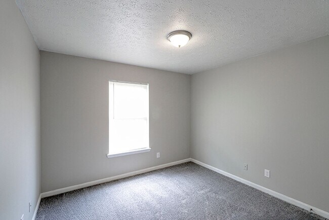 Photo - 8508 Standing Oak Dr Unit 1