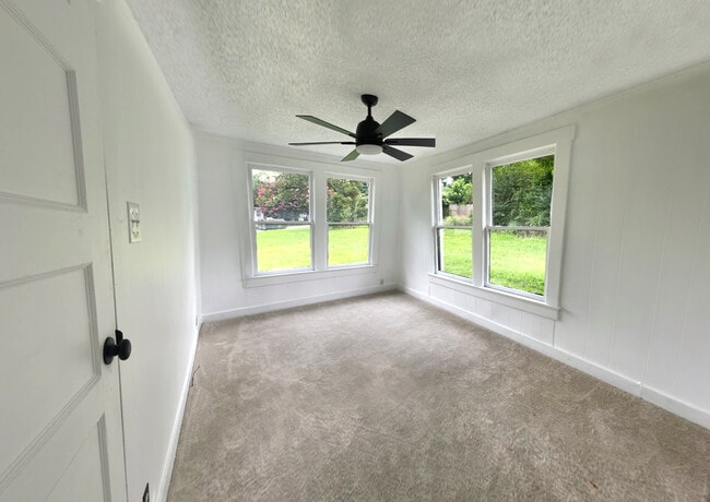 Photo - 1042 N Royal Ave