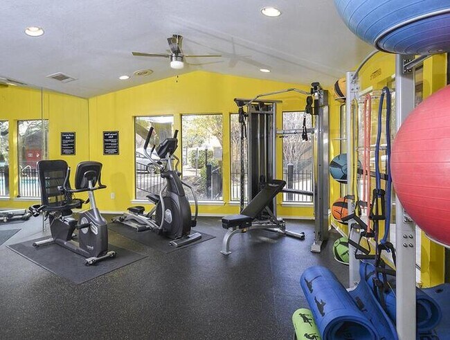 Photo - 11441 N Interstate Hwy 35 Unit c5