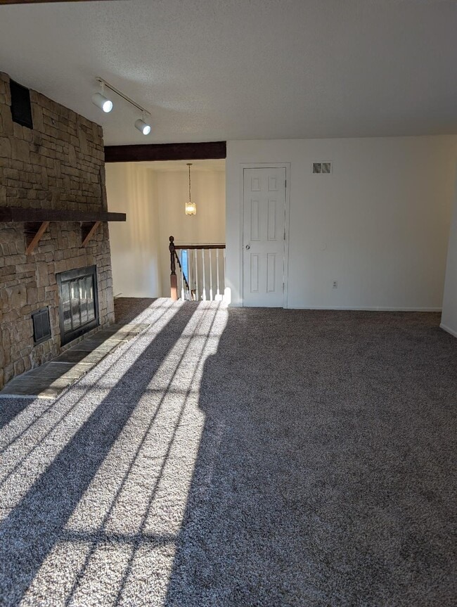 Photo - 6601 NW 70th St