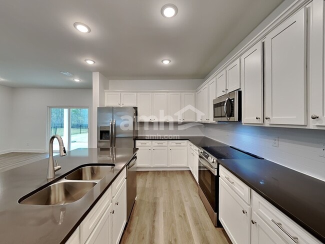 Photo - 228 Sapling Way