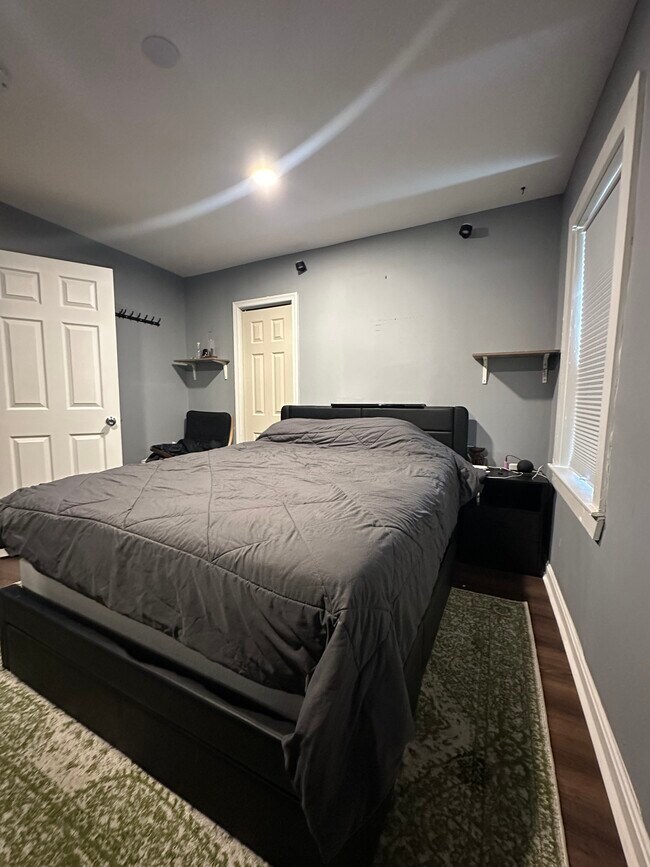 Photo - 5119 E St SE