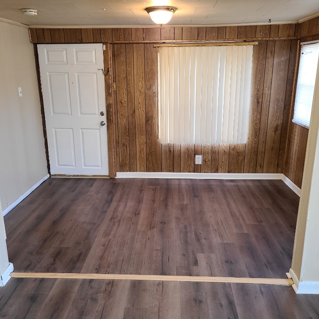 Photo - 2300 W Jefferson St