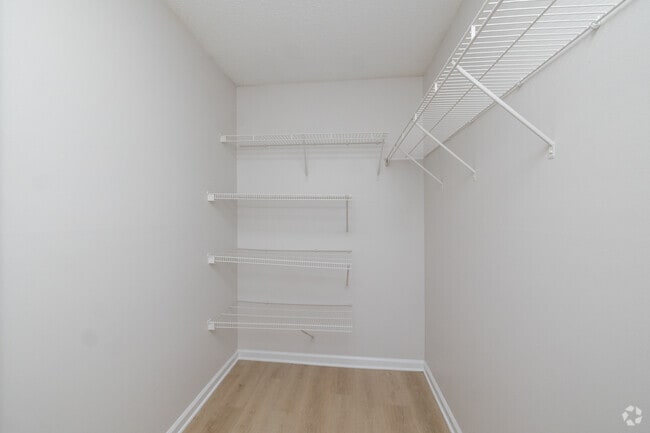 2BR, 2BA - 1,109SF - Primary Closet
