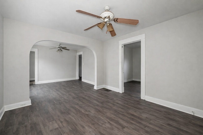 Photo - 851 W 25th St