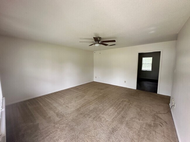 6119 B Vinnie Dr